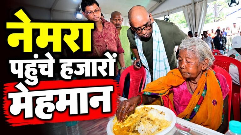 नेमरा में दिवंगत रूपी सोरेन के संस्कार भोज में पहुंचे आगंतुकों से मुलाकात करते मुख्यमंत्री हेमंत सोरेन